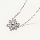Gargantilla Dahlia de Diamantes Naturales en Oro Blanco de 18 kt