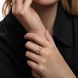 Sortija Victoria Petite de Diamantes en Oro Amarillo de 18 kt