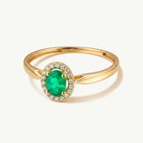 Sortija Juliette Oval de Diamantes Naturales y Esmeralda en Oro Amarillo de 18 kt
