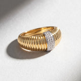 Sortija Victoria de Diamantes Naturales en Oro Amarillo de 18 kt