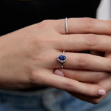 Sortija Adelina de Zafiro y Diamantes 0,30 ct en Oro Blanco de 18 kt