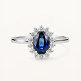 Sortija Adelina de Zafiro y Diamantes 0,30 ct en Oro Blanco de 18 kt