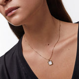 Gargantilla abeja con nácar en Plata 925 Bañada en Oro de 18 Kt