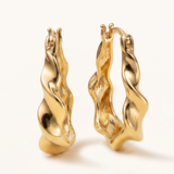 Pendientes Aro Oval Ondulado en Plata 925 Bañada en Oro de 18 Kt